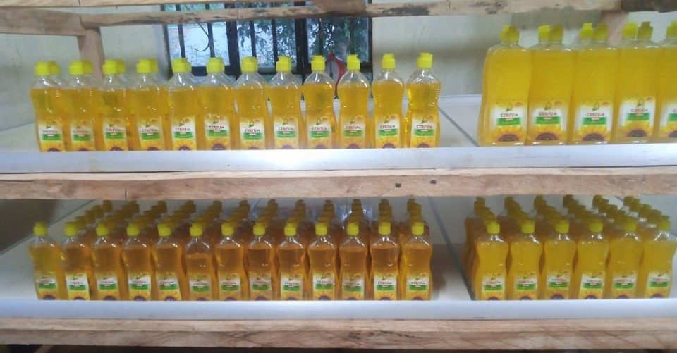 1L and 500ml sunflower oil