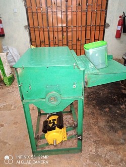 Seed cleaning and preparation machine before pressing